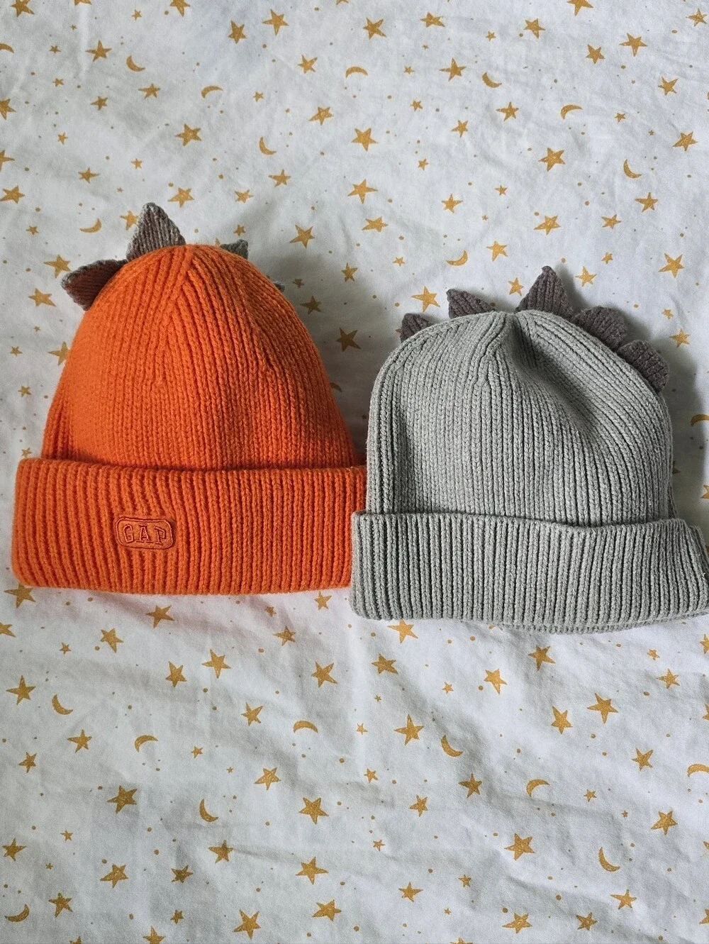 2 GAP Kids Cozy Dino Spike Style Orange And Gray